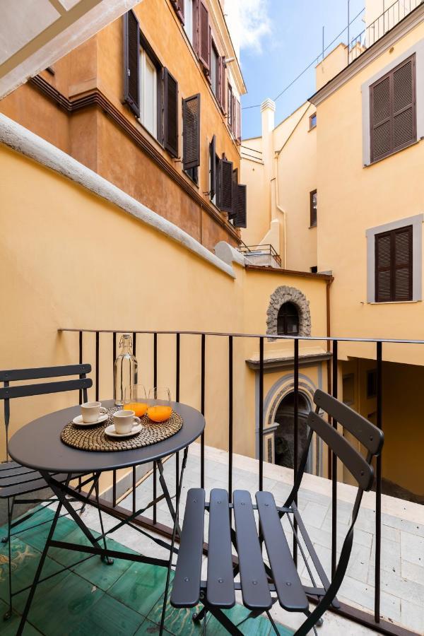 The Court Piazza Di Spagna Rome Luaran gambar